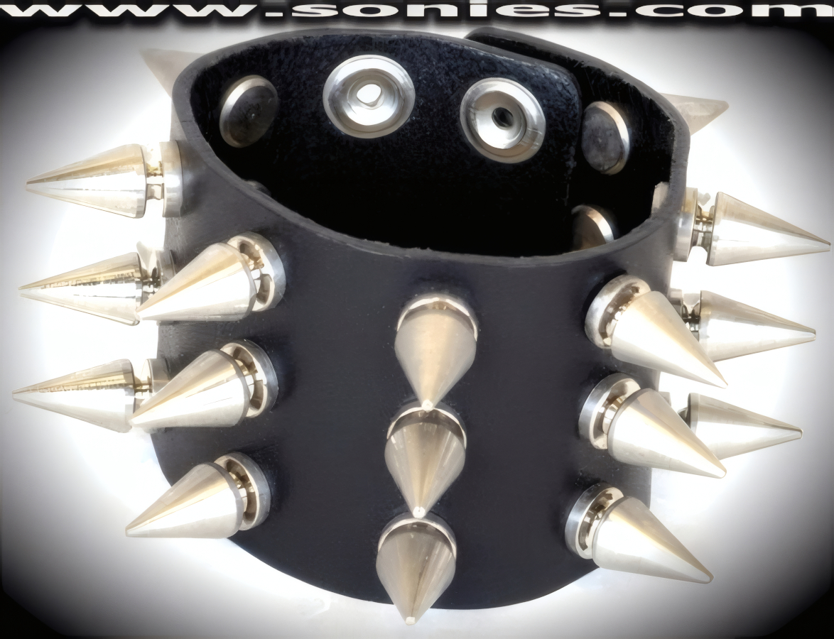 Alphubel leather wristband with 3 rows of �-inch spikes