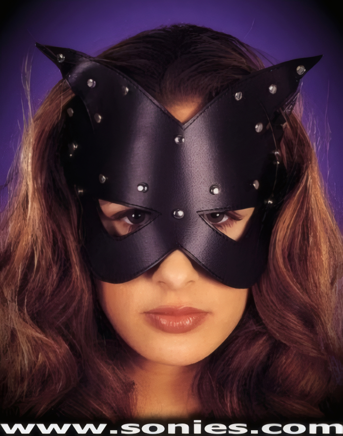 Vinyl Cat's Eyes mask with adorned metal studs
