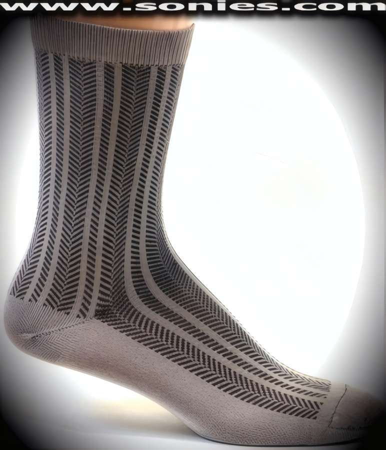 Gentlemen's dress socks with Shasta herringbone strand design