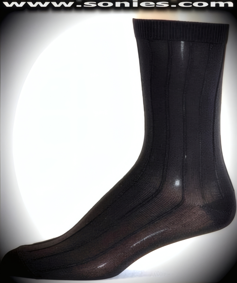Gentlemen's dress socks with vertical strand