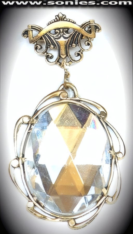 Caÿster brooch with sparkling large crystal