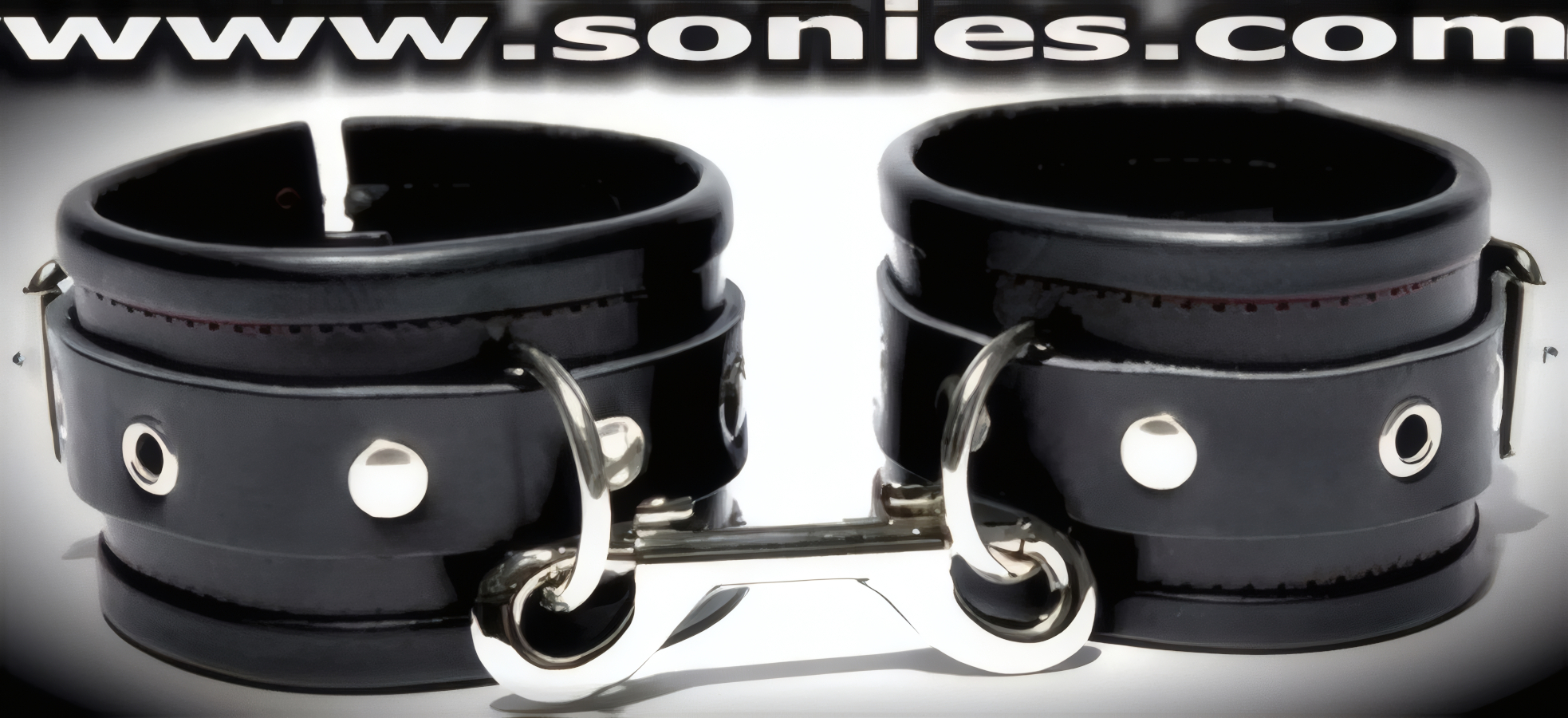 Gongga Leather Ankle Restraints with D-Rings & Clip