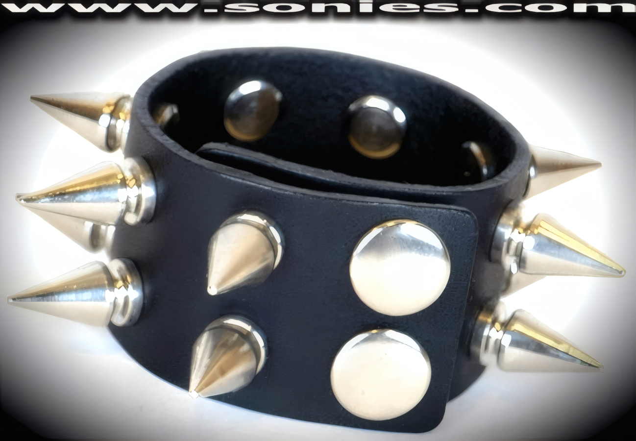 Allalihorn Leather Spiked Wristband