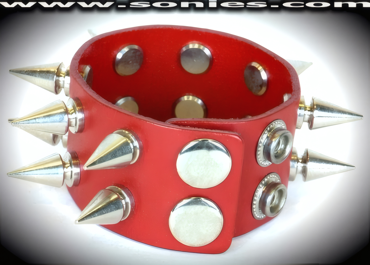 Red Allalihorn leather wristband with 2 rows of �" spikes