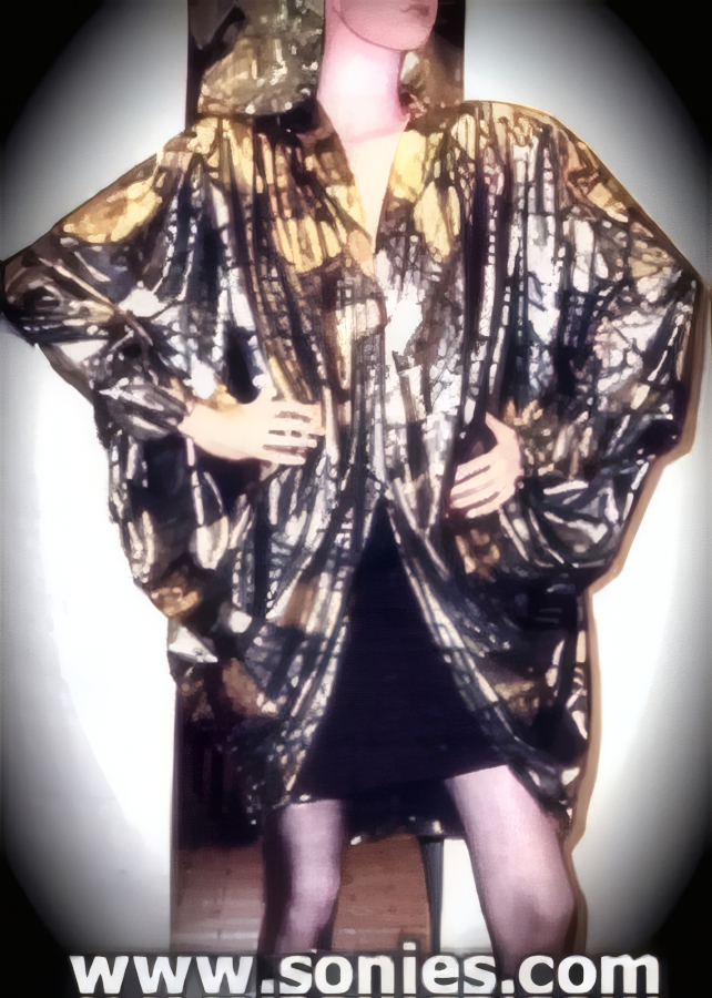 Magnificent Open Swing evening jacket with pleaded front detail