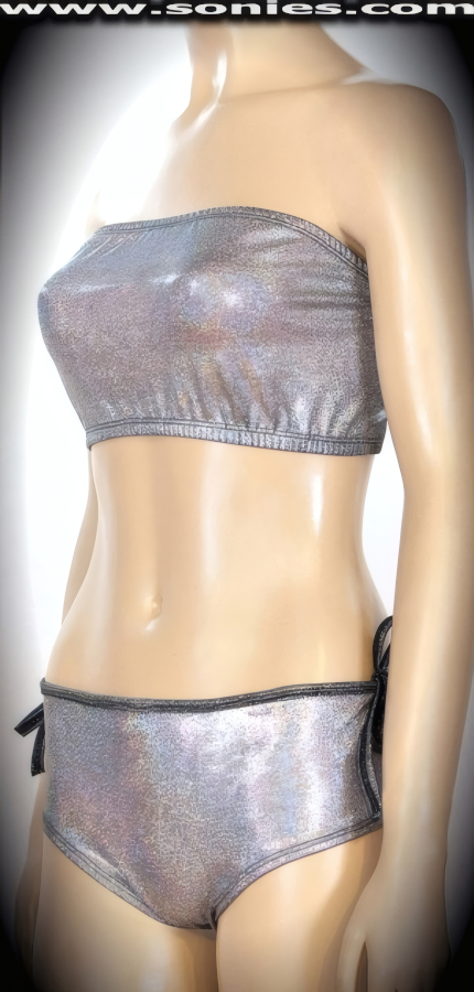 Rumiñahui glitter hologram Lycra tube top and shorts set