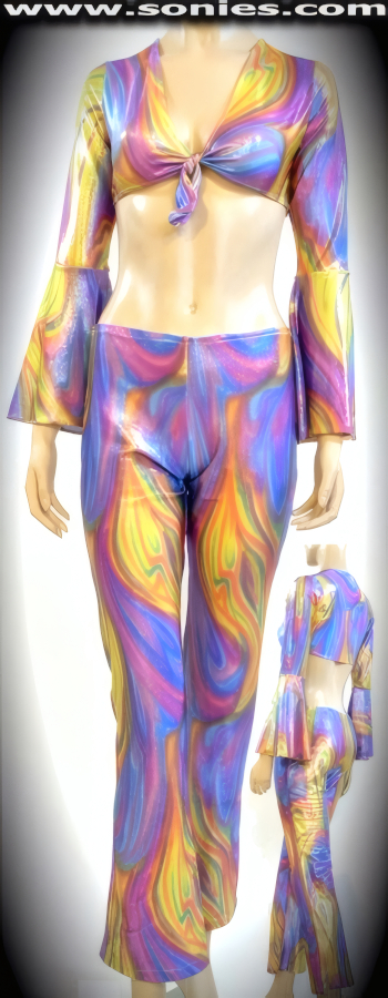 Bailar La Bachata Lycra bell sleeve crop top, pants and thong