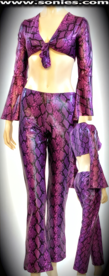 Bailar La Rumba Lycra bell sleeve crop top, pants and thong set