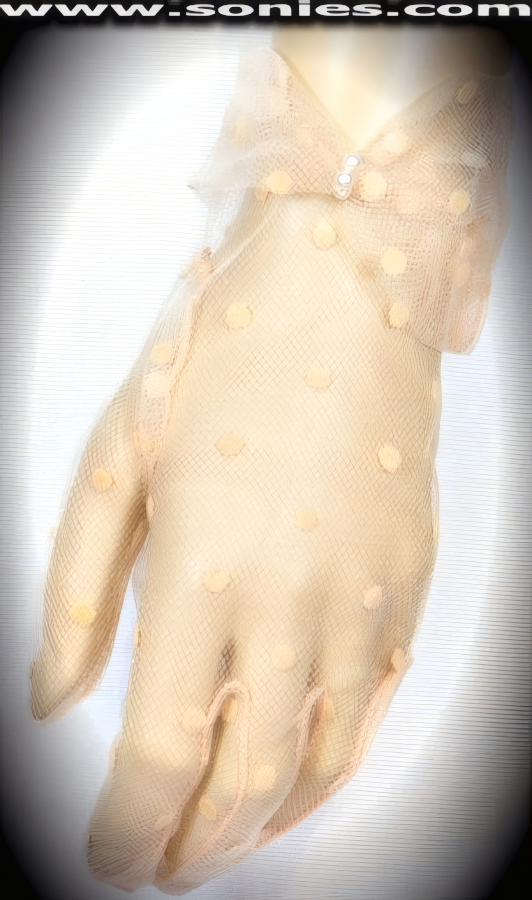 Achaea dotted mesh gloves with pearl gathered cuff
