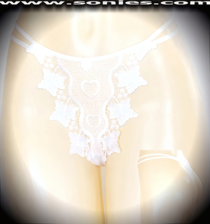 Caÿster Dance-Wear Low-Rise Lace & Lycra Thong Panty